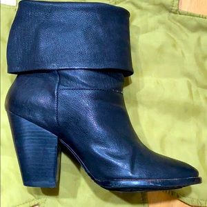 Vince Camuto Black Leather boots Size 7.5